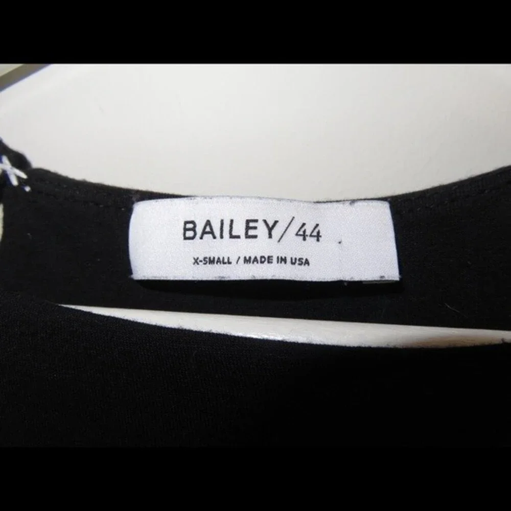 Bailey 44 brand small essential